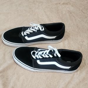 Brand New Sk8 Low Black Tie Up Vans Size 11
